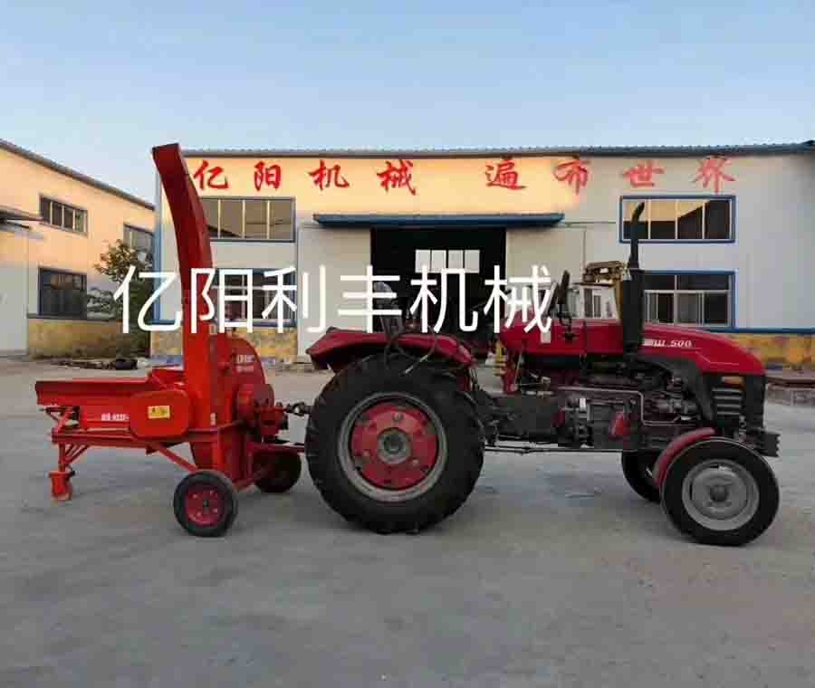 鍘草機